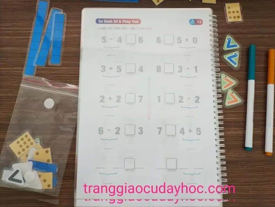 Bé học so sánh lớn bé